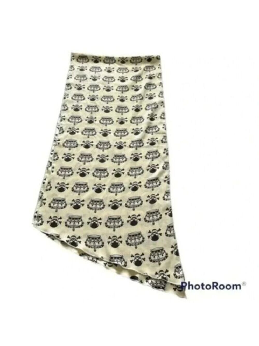 Skull and Crown Women’s scarf wrap
